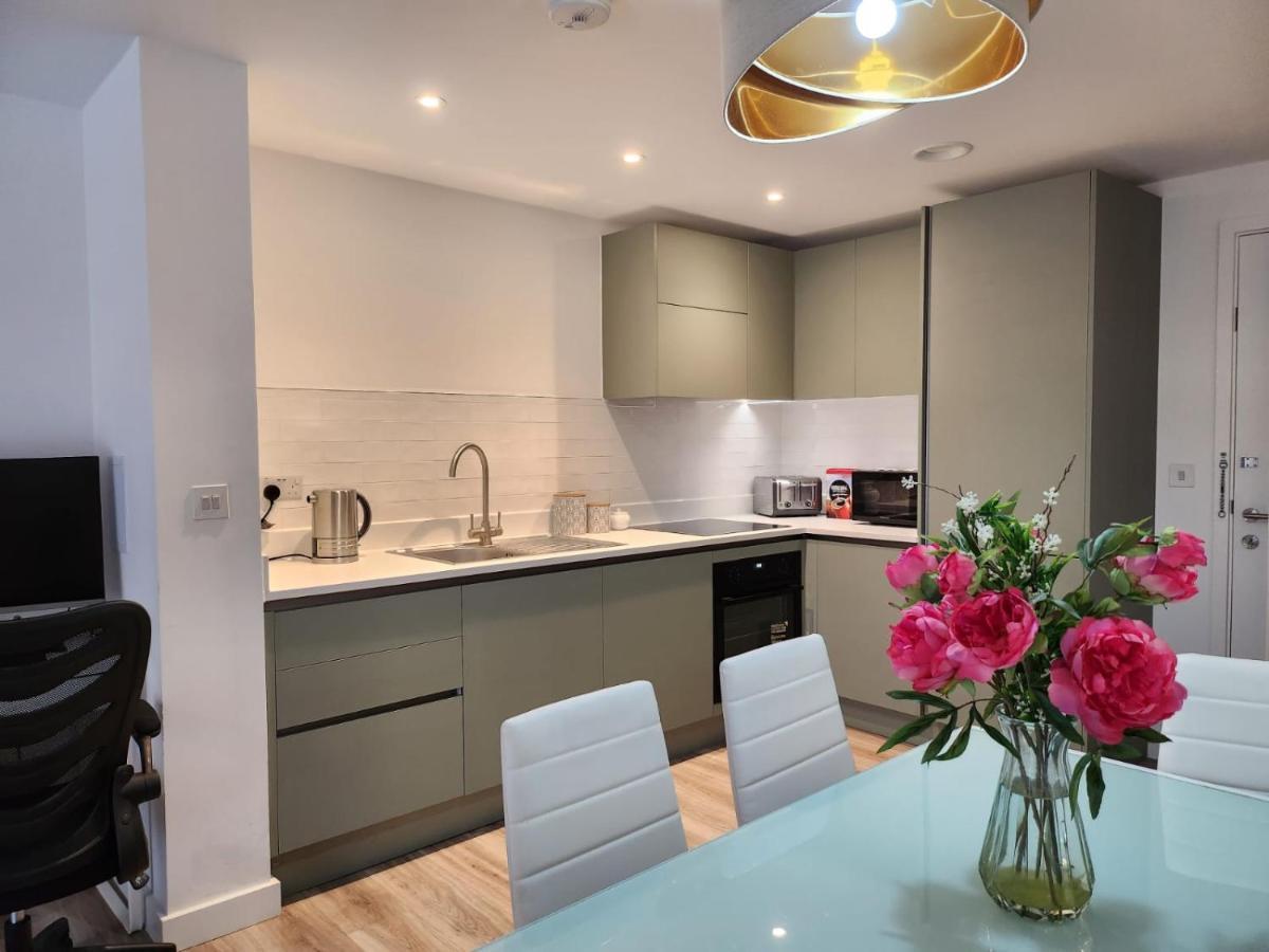 Lovely Luxury Apartment Near Luton Airport 801 Екстер'єр фото